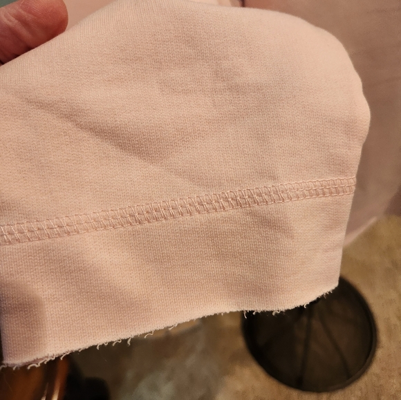 STUDIO UNTOLD size M LOVE sweatshirt. Light pink, unfinished hem - Picture 7 of 7
